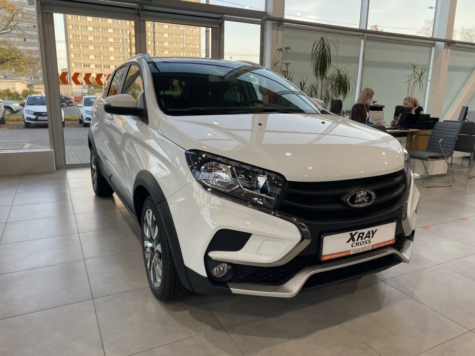 LADA XRay Cross