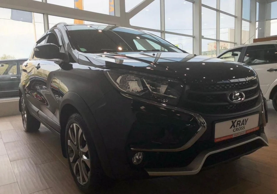 LADA XRay Cross